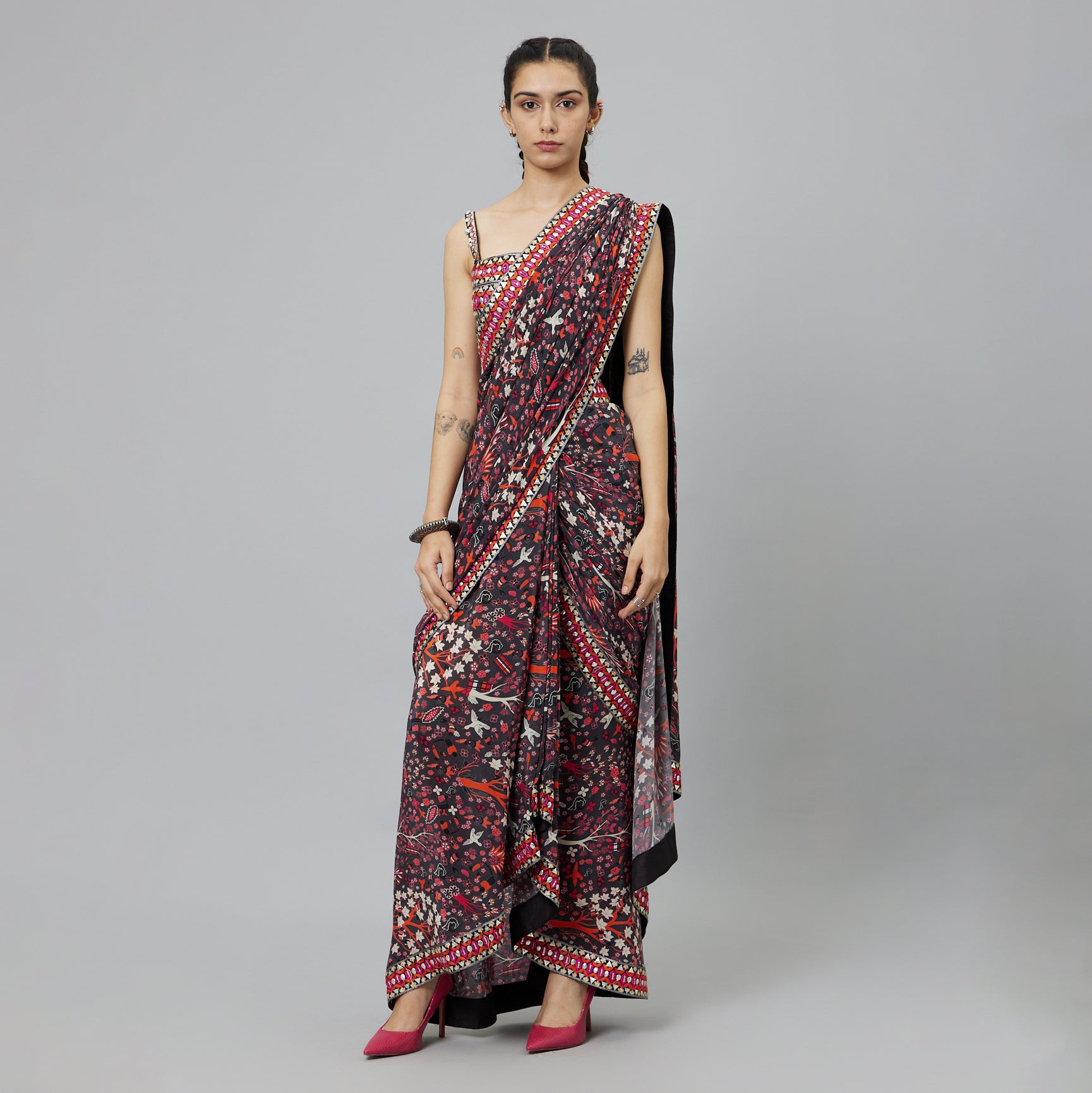 CONCRETE JUNGLE PRINT CASCASE SAREE SET