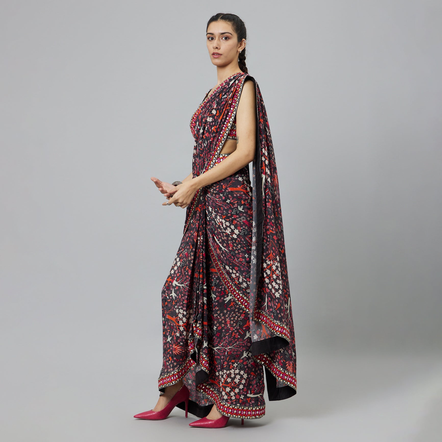 CONCRETE JUNGLE PRINT CASCASE SAREE SET