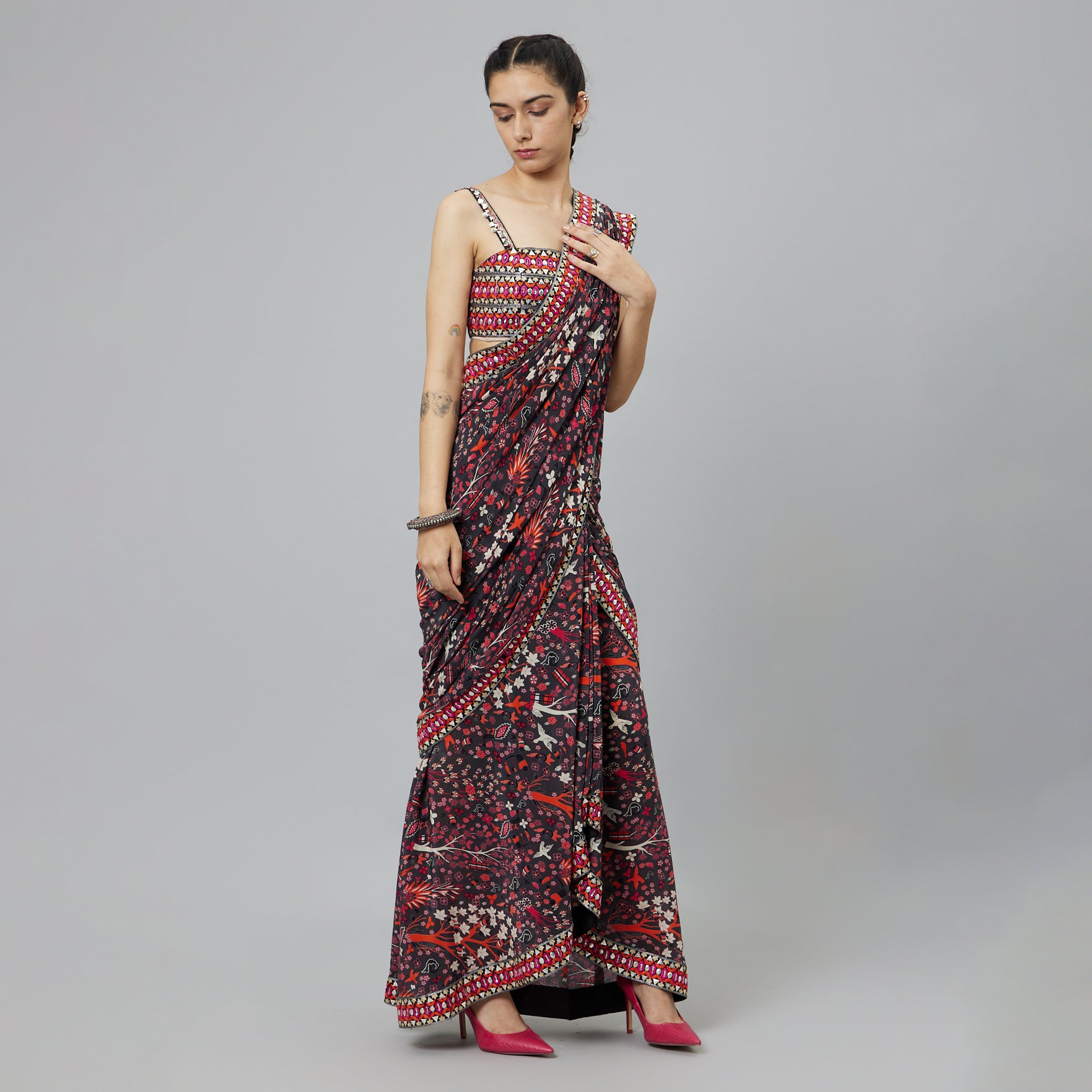 CONCRETE JUNGLE PRINT CASCASE SAREE SET