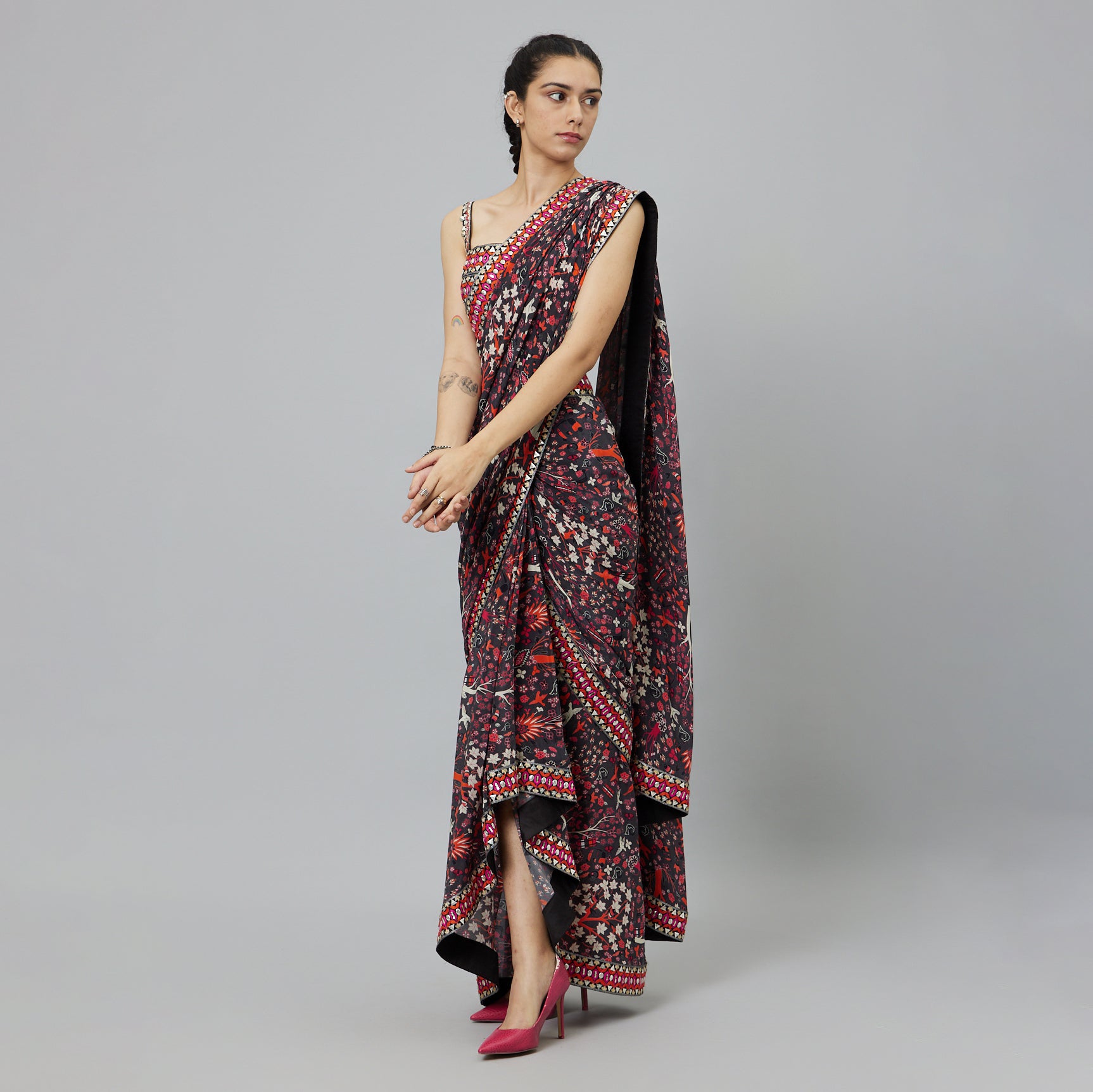 CONCRETE JUNGLE PRINT CASCASE SAREE SET