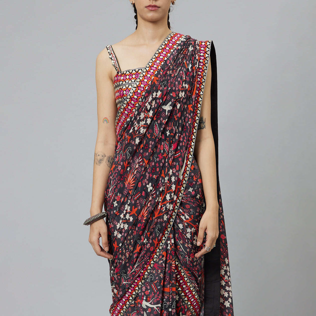 CONCRETE JUNGLE PRINT CASCASE SAREE SET