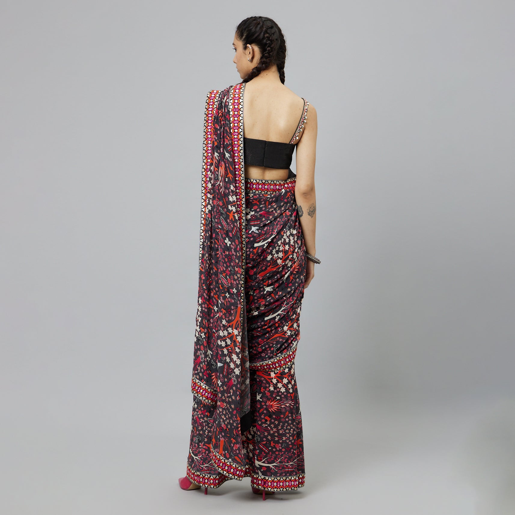 CONCRETE JUNGLE PRINT CASCASE SAREE SET