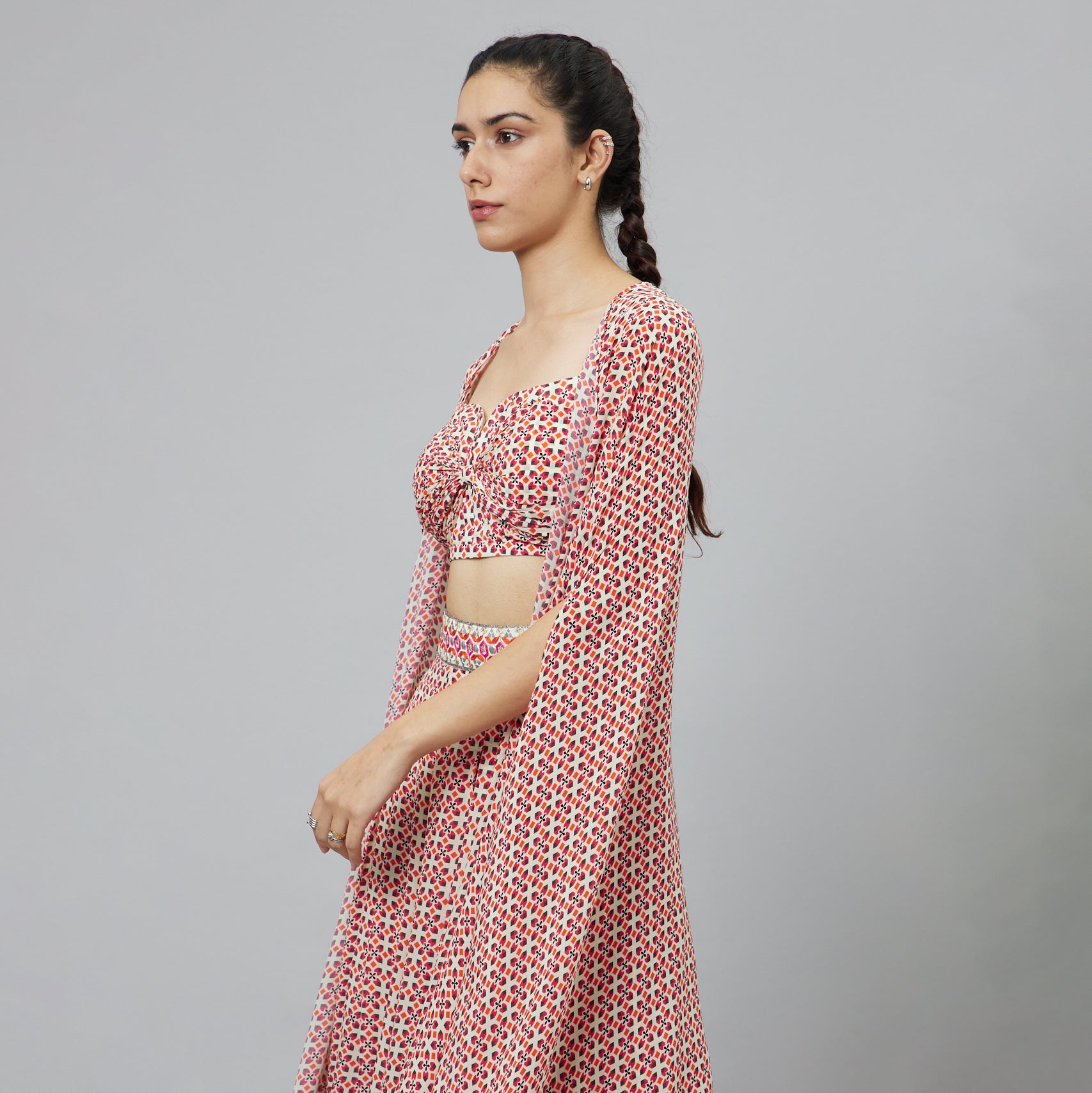 IVORY GEOMETRIC PRINT CAPE SET