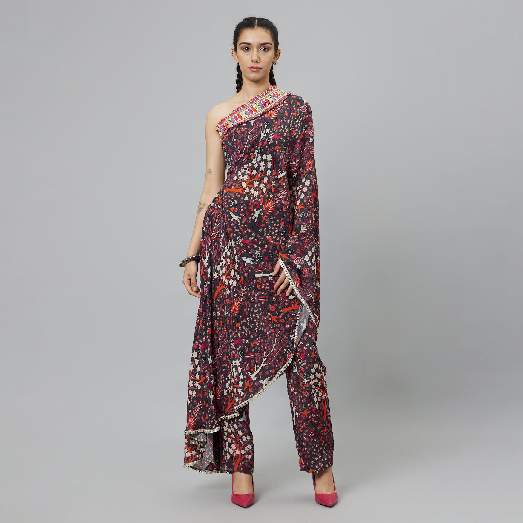 CONCRETE JUNGLE PRINT ONE SHOULDER SAREE WITH PANTS