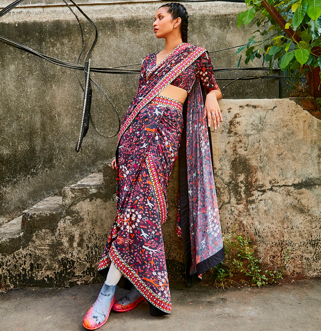 CONCRETE JUNGLE PRINT CASCASE SAREE SET
