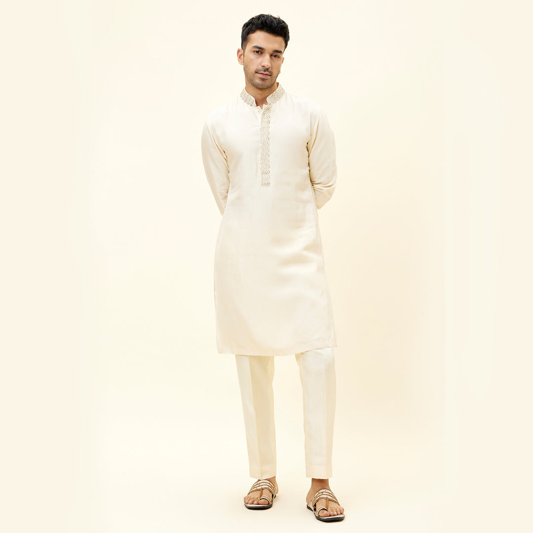 IVORY KURTA WITH EMBROIDERED NECKLINE AND PANTS