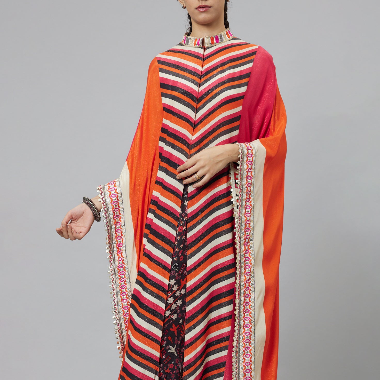 COLOR BLOCK GRAPHIC PRINT FRONT OPEN KAFTAN TEAMED WITH PRINTED PANTS