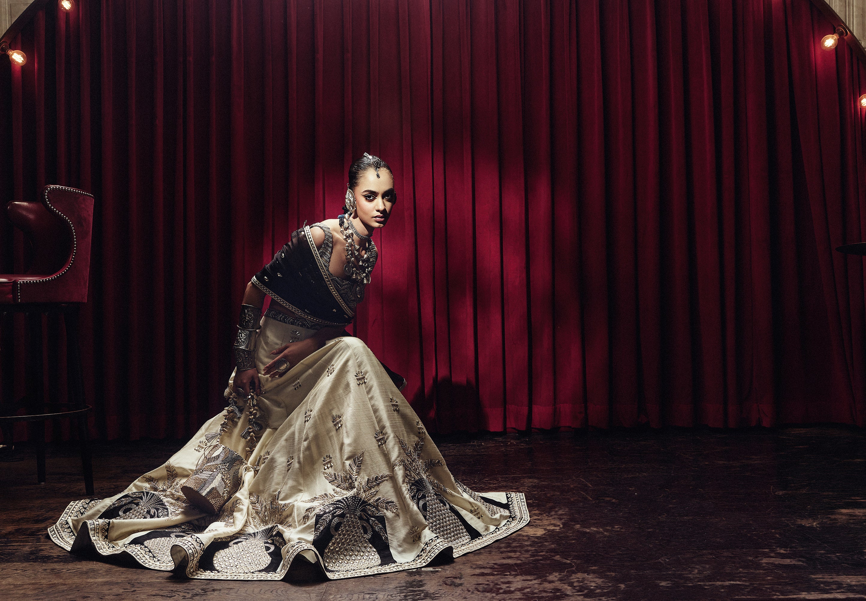 LATA EMBELLISHED CORSET WITH LEHENGA AND DUPATTA