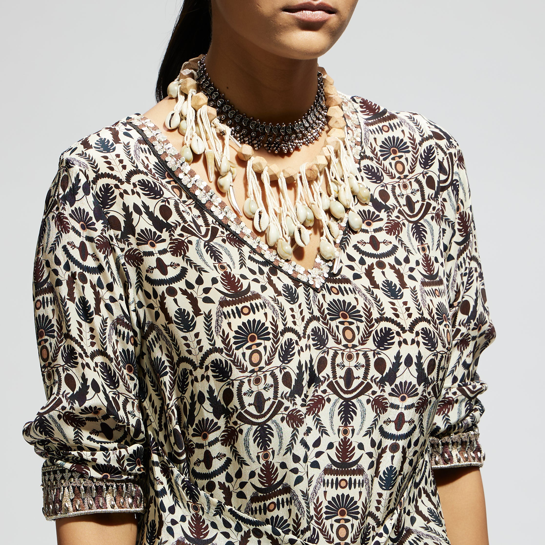 SAMSARA: WHITE JAAL PRINT FRONT TIE UP TUNIC