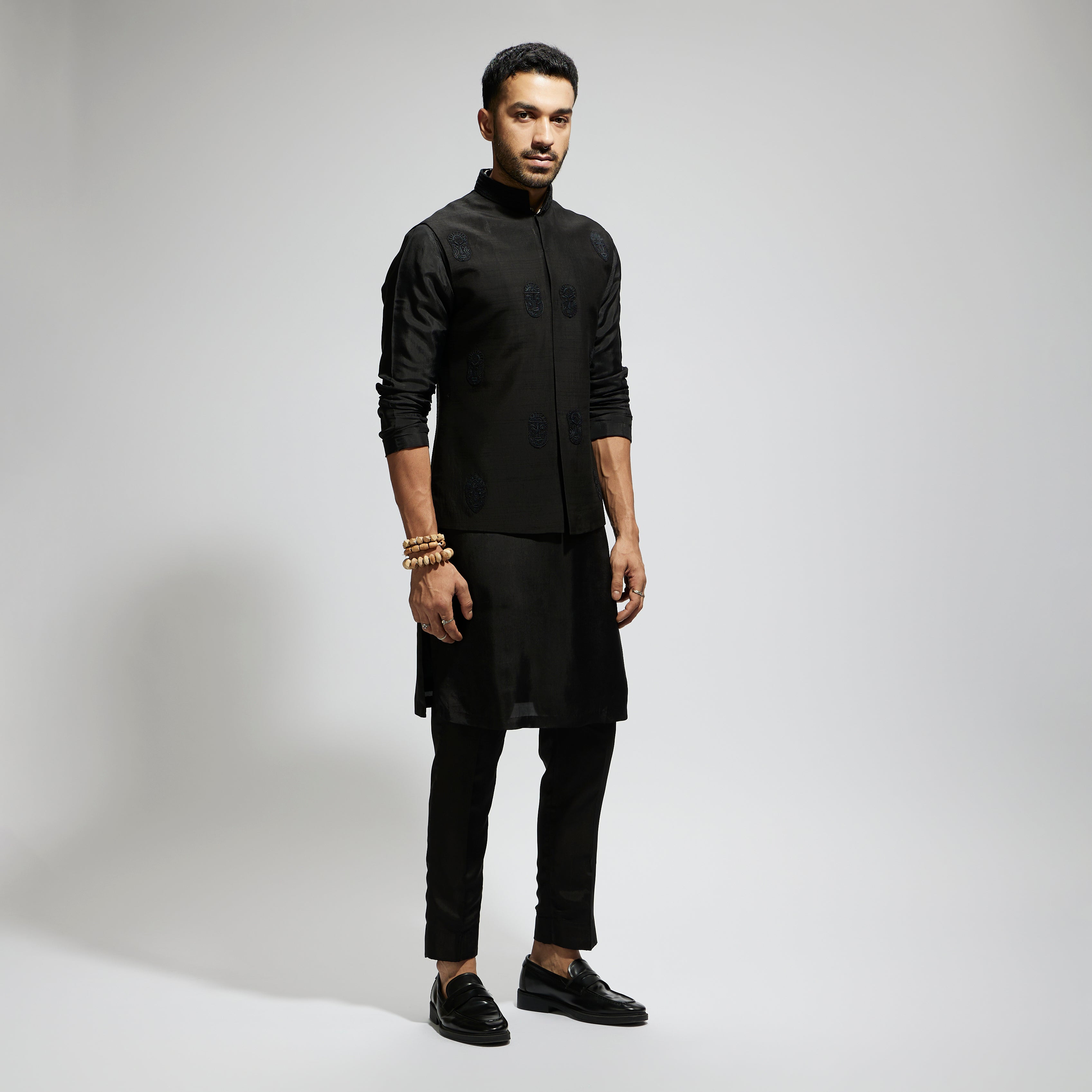 BLACK MASK THREADWORK BUNDI WITH BLACK KURTA AND PANTS