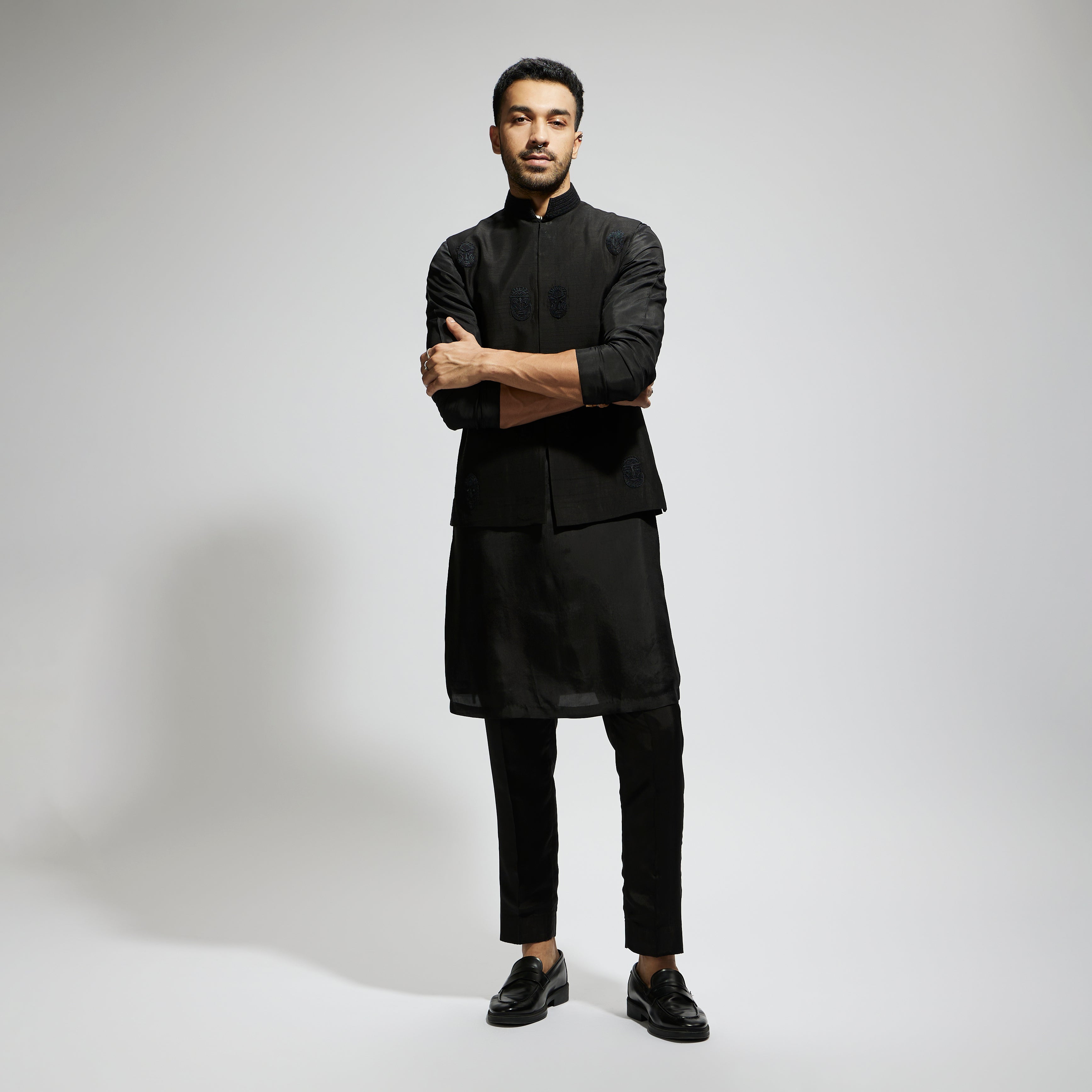 BLACK MASK THREADWORK BUNDI WITH BLACK KURTA AND PANTS