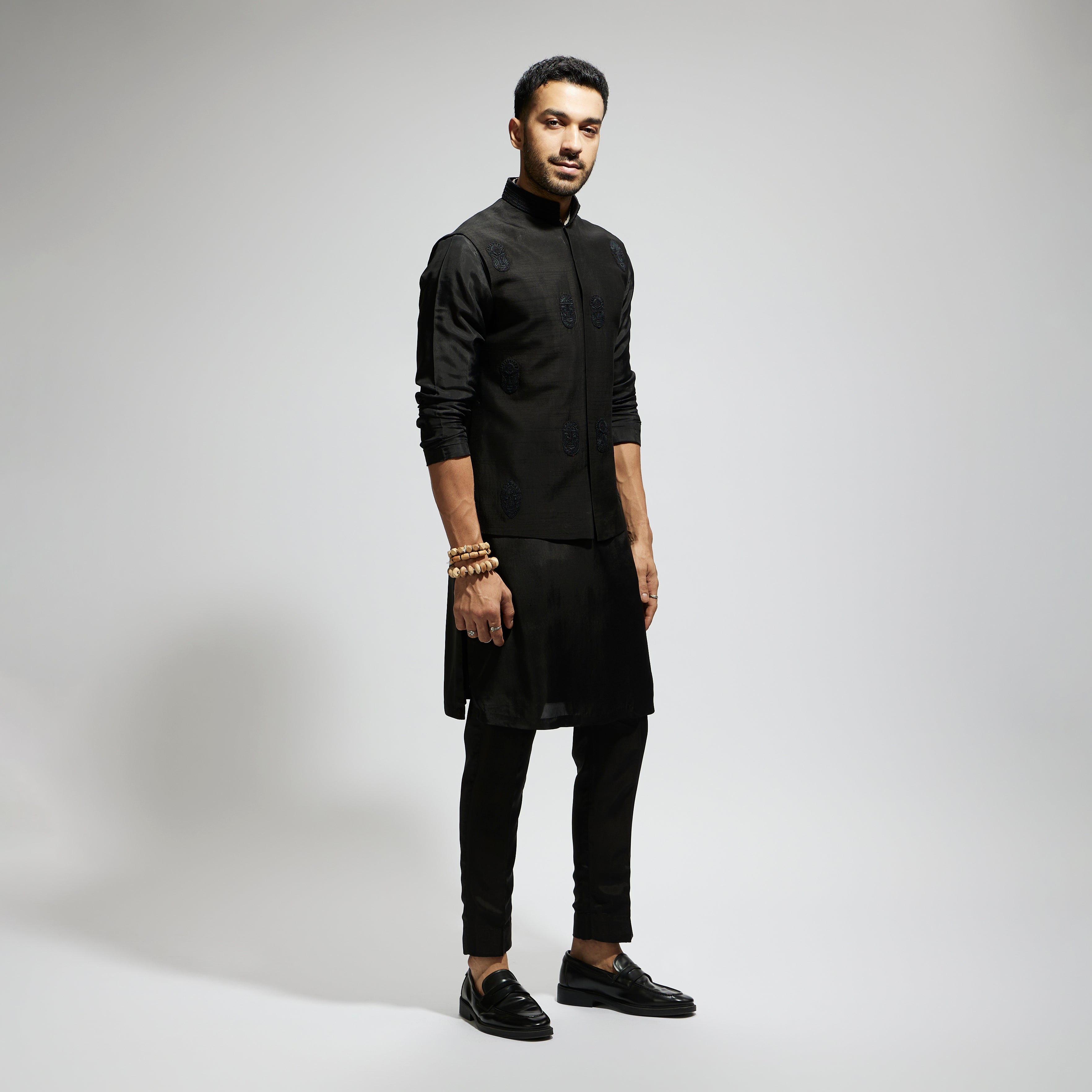 BLACK MASK THREADWORK BUNDI WITH BLACK KURTA AND PANTS