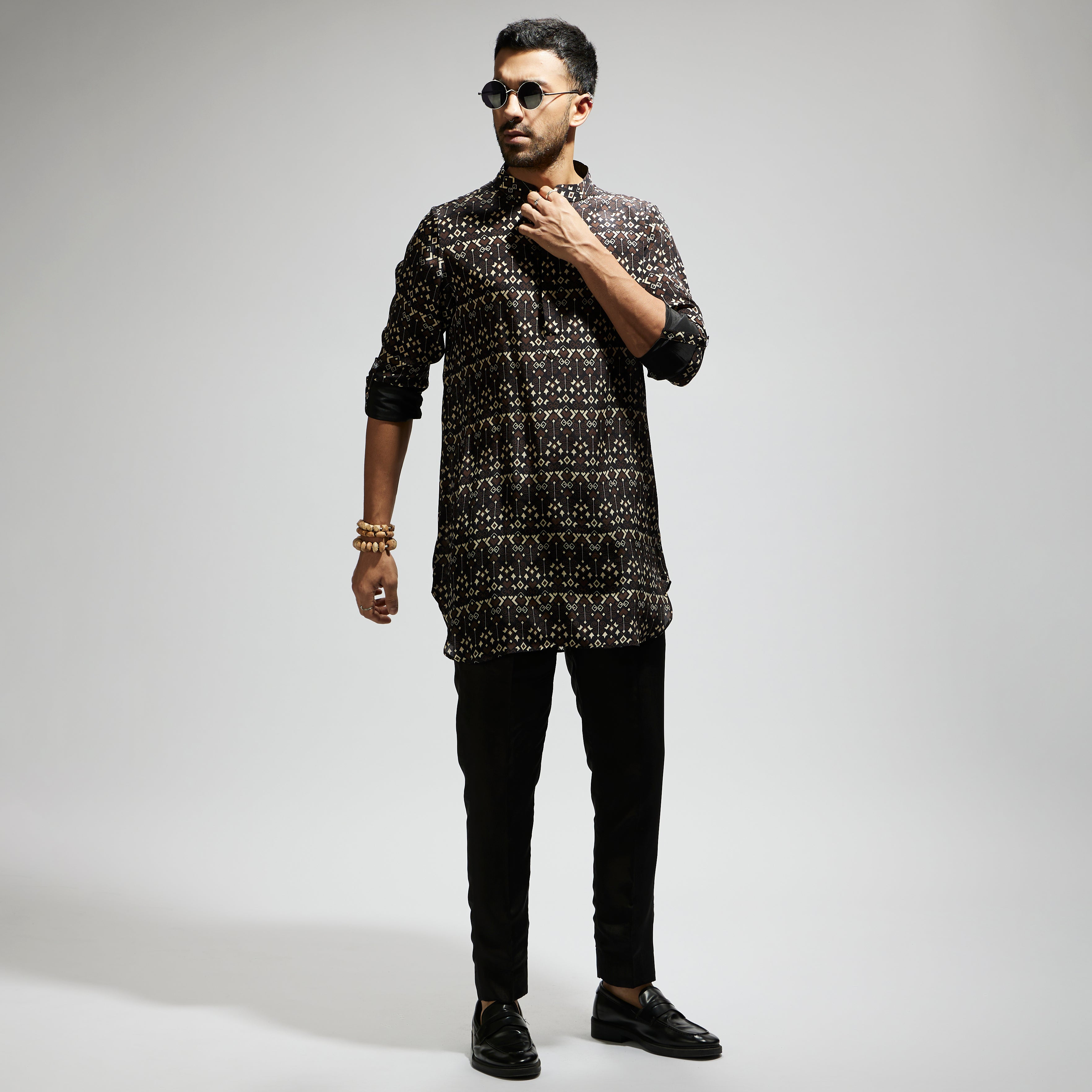 SAMSARA: BLACK GEO PRINT ROLLED UP SLEEVES KURTA