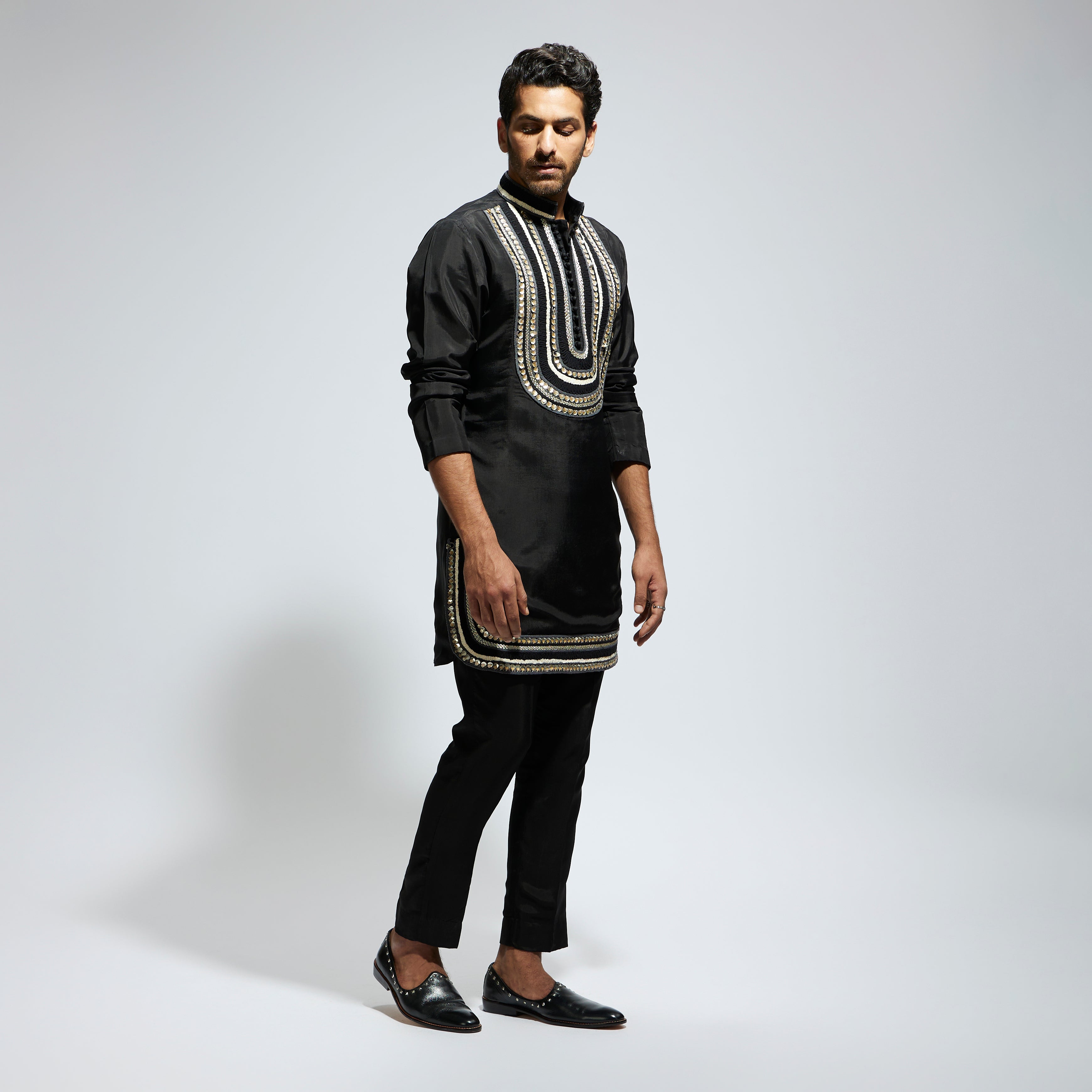 SAMSARA: BLACK THREADWORK YOKE EMBROIDERED KURTA WITH PANTS