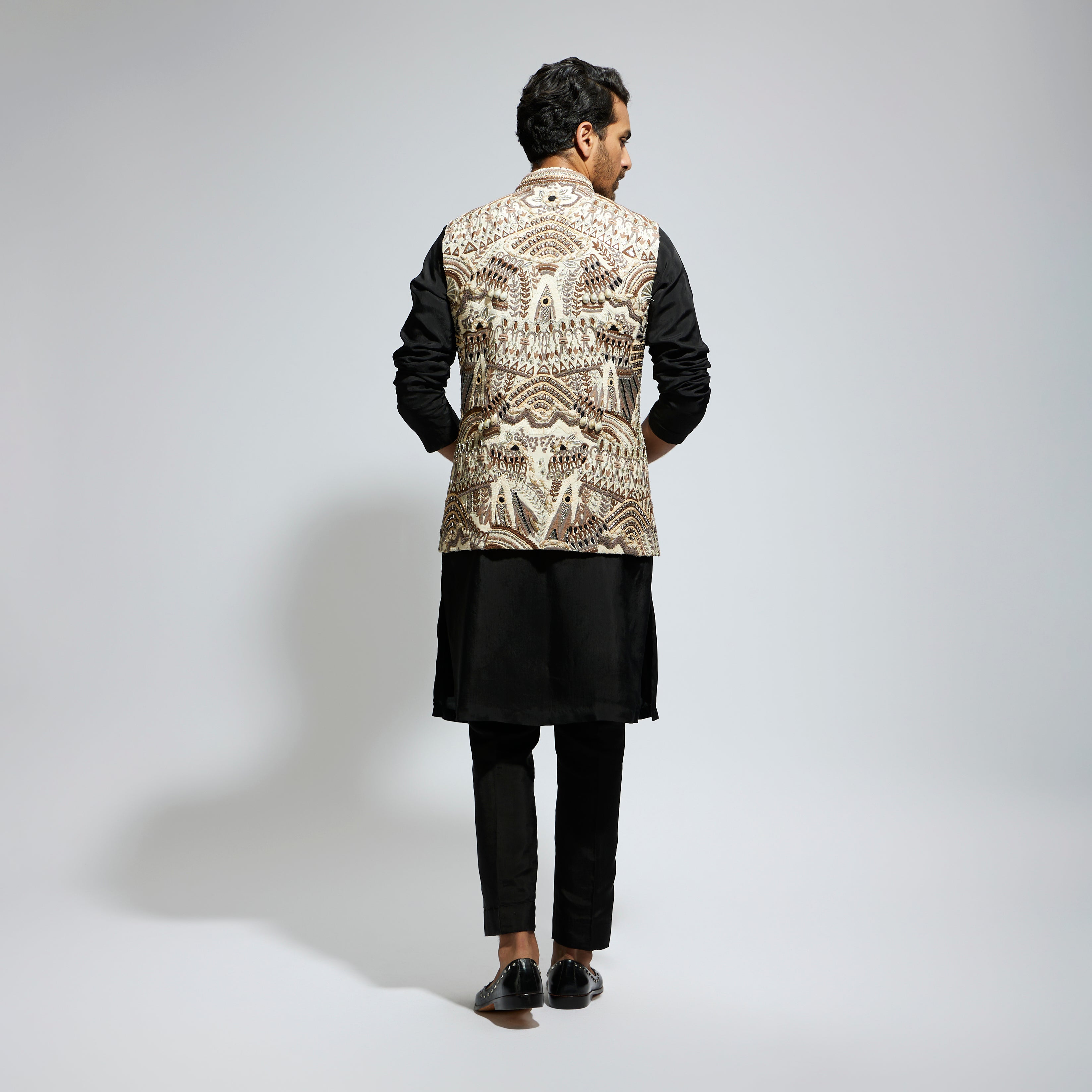 SAMSARA: IVORY ABSTRACT EMBROIDERED BUNDI WITH KURTA AND PANTS