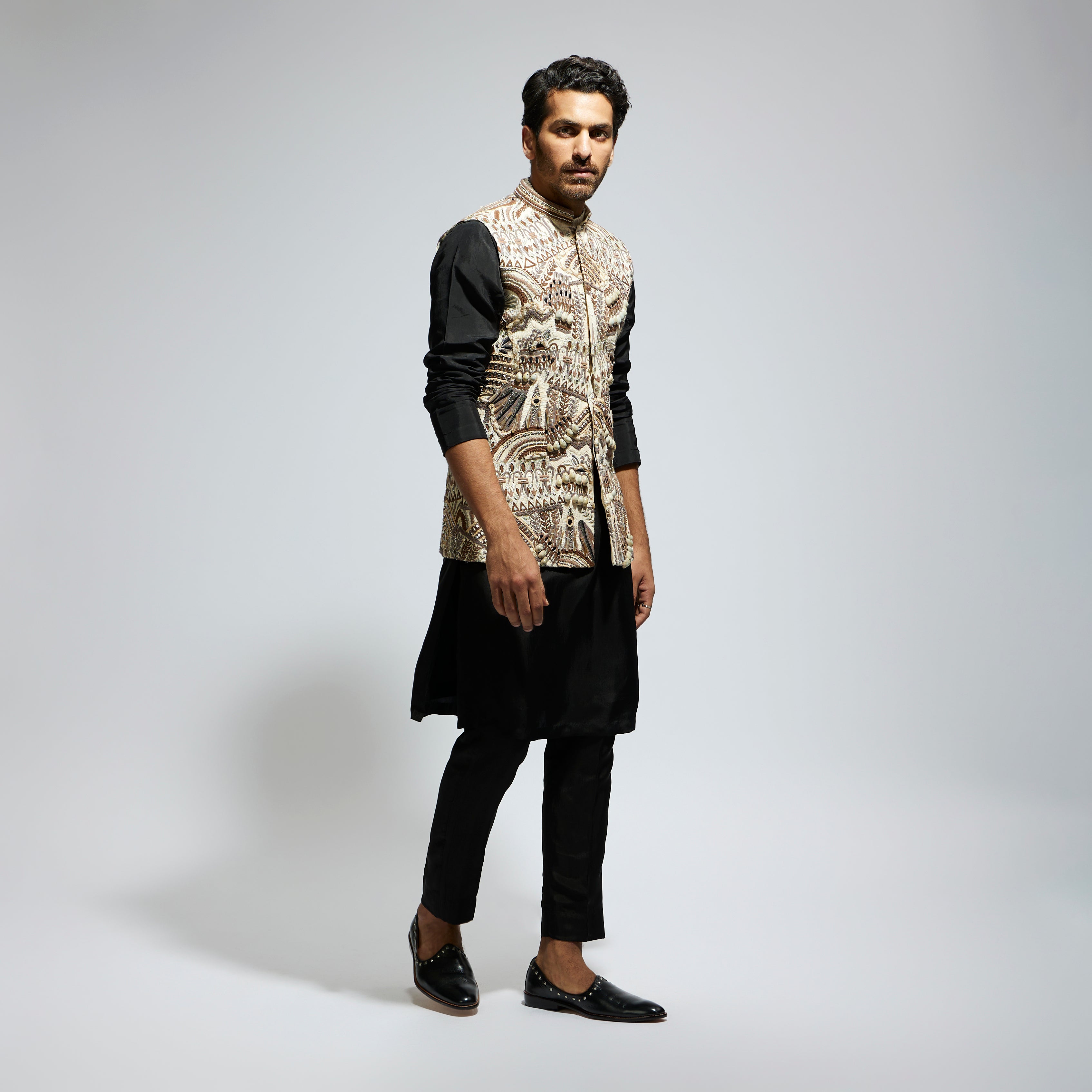 SAMSARA: IVORY ABSTRACT EMBROIDERED BUNDI WITH KURTA AND PANTS