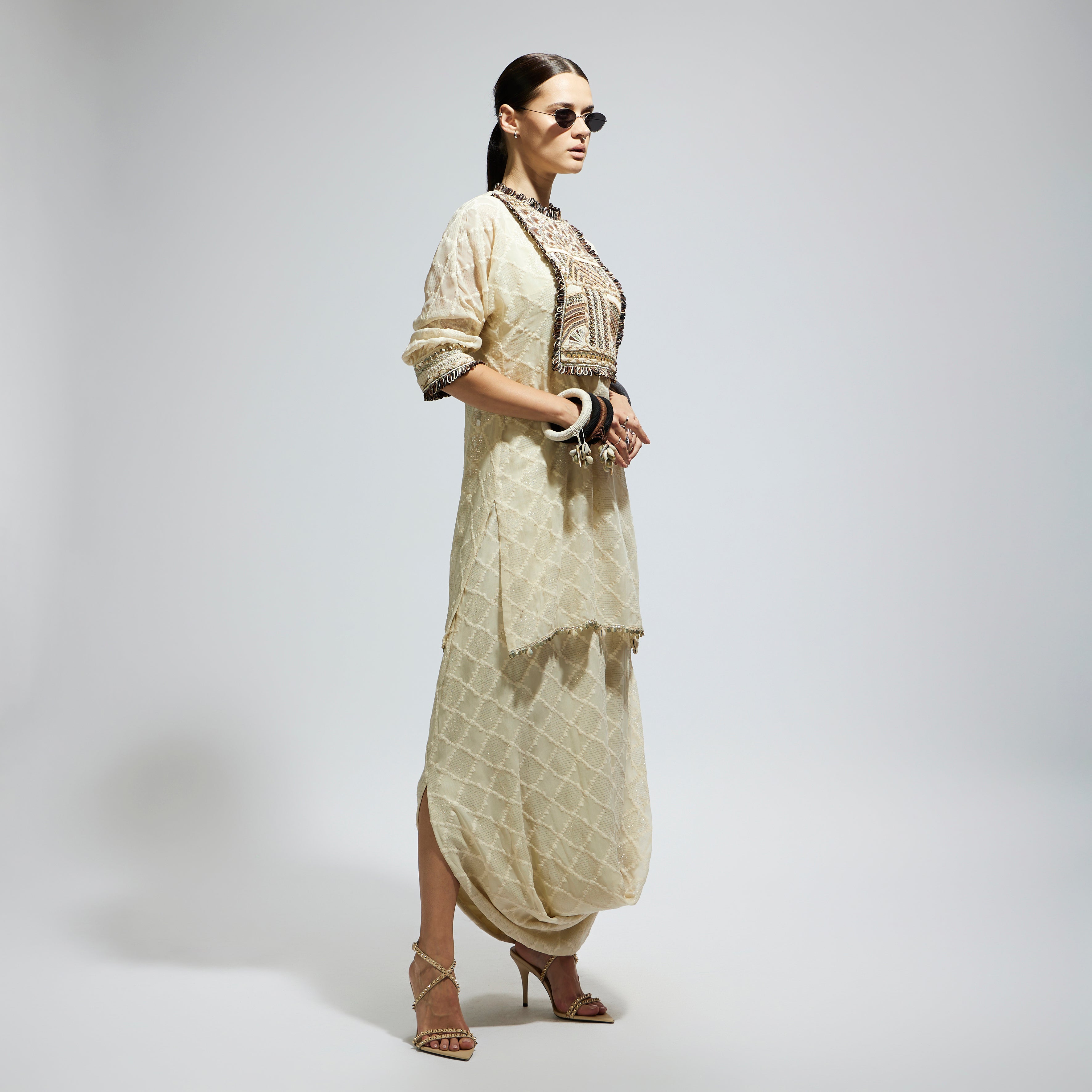 SAMSARA: IVORY AZTEC YOKE EMBROIDERED TUNIC PAIRED WITH DRAPE SKIRT