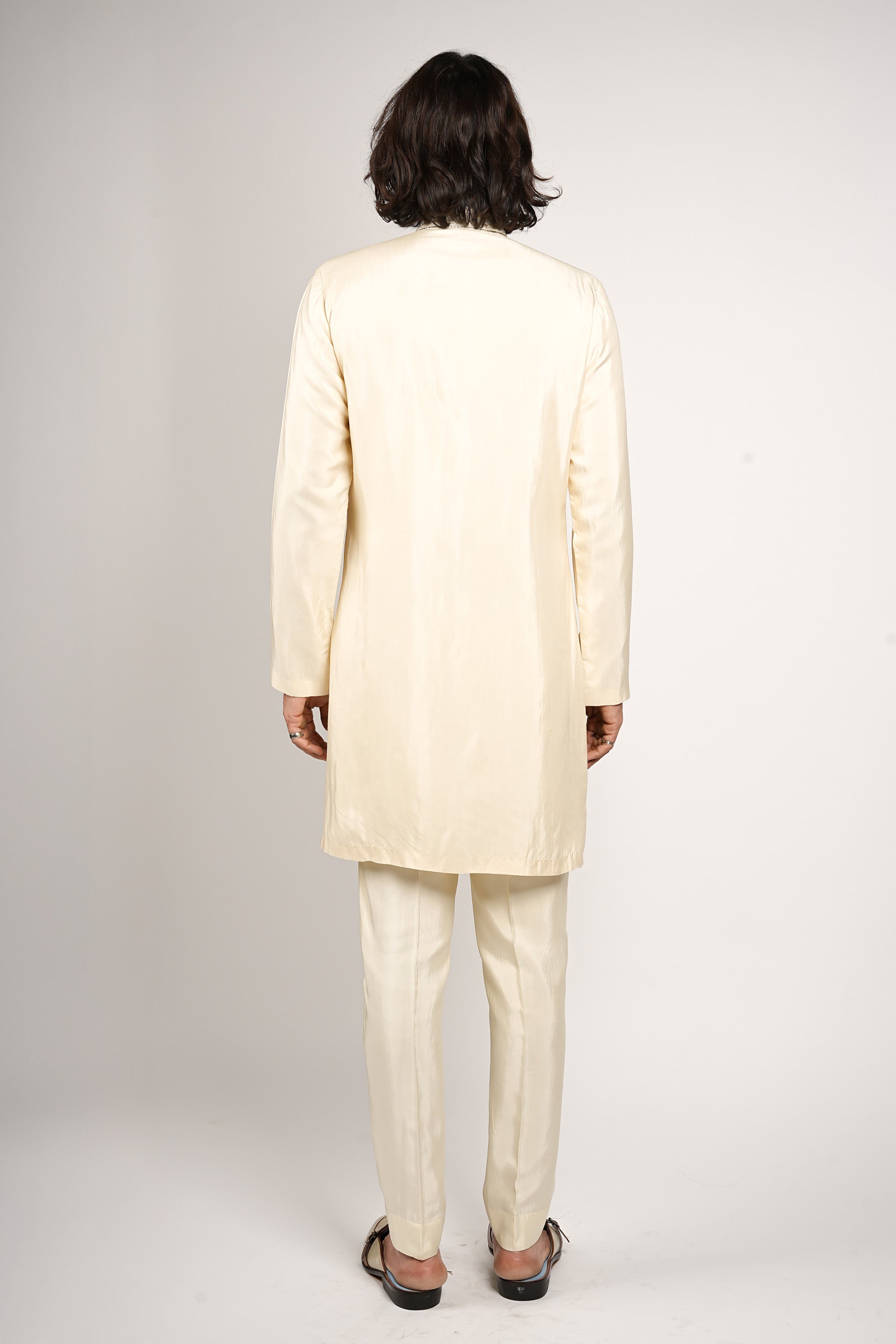 IVORY EMBROIDERED KURTA AND PANTS