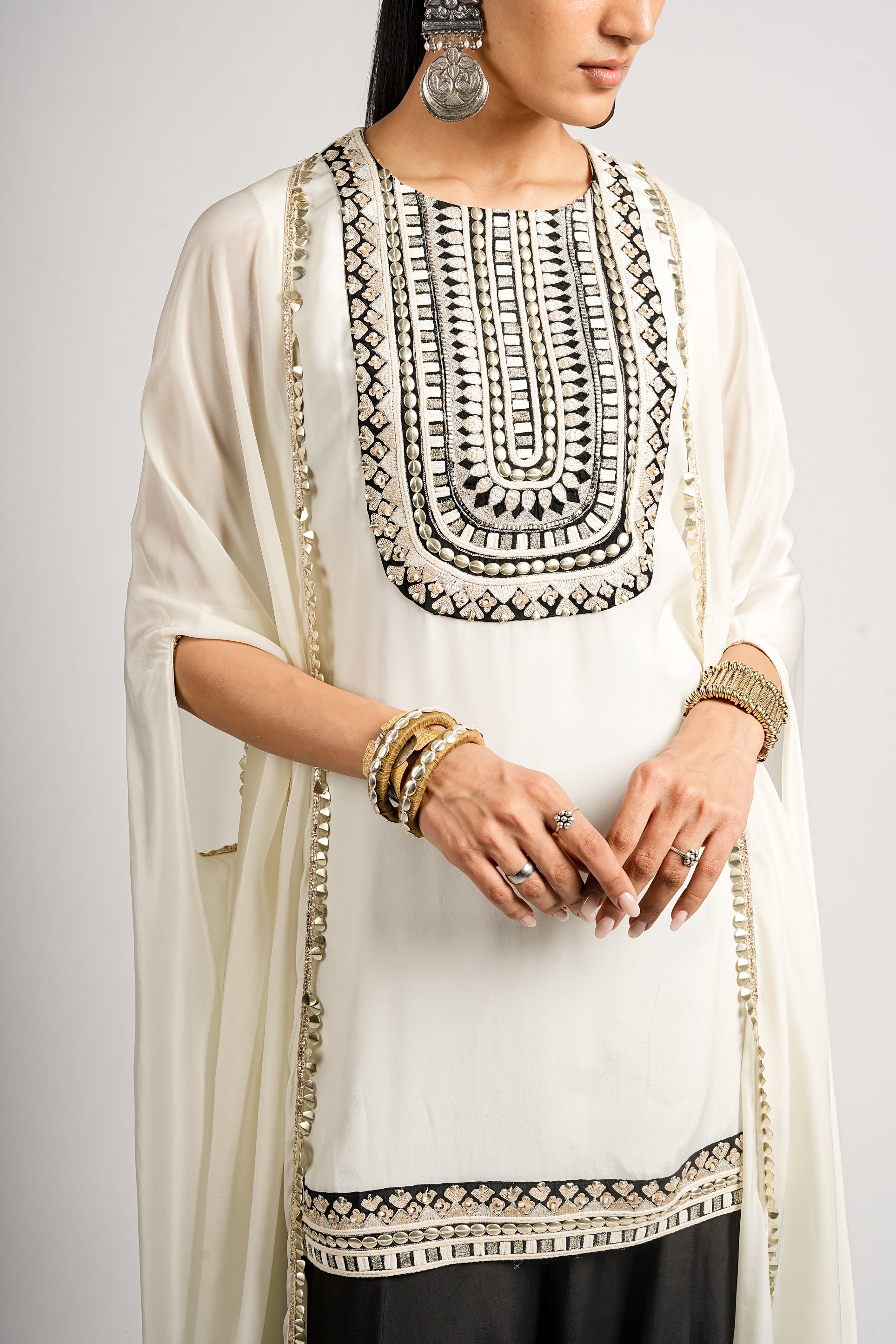 ZEHNA EMBELLISHED YOKE KURTA WITH PANTS AND CAPE